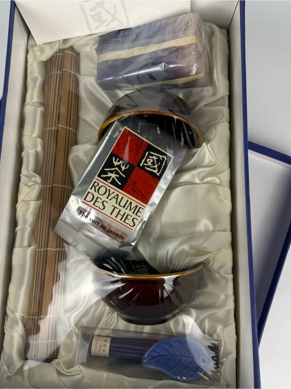 Royaume Des Thes Ceremonial Jasmine tea Gift Set With Mat, Incense and Candle
